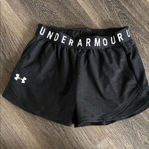 (25) Under Armour Athletic Shorts